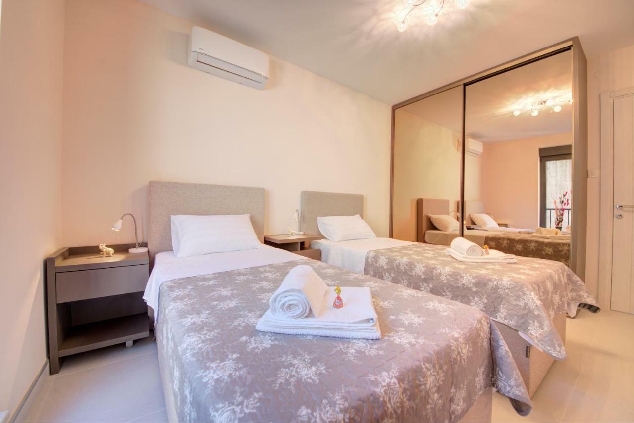 Bajova Kula Luxury Residences Kotor Bagian luar foto
