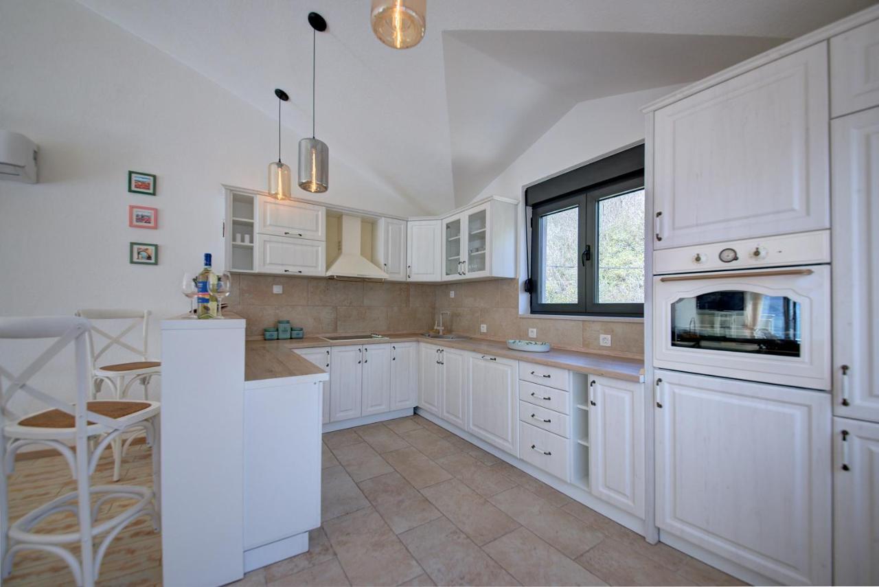 Bajova Kula Luxury Residences Kotor Bagian luar foto